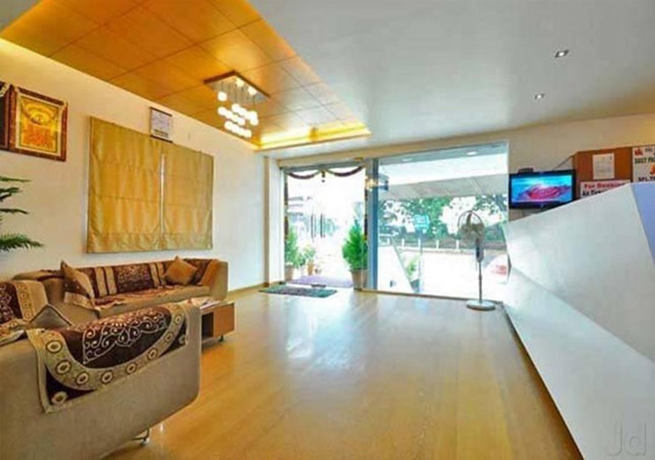 Hotel Holiday Home Bangalore Buitenkant foto