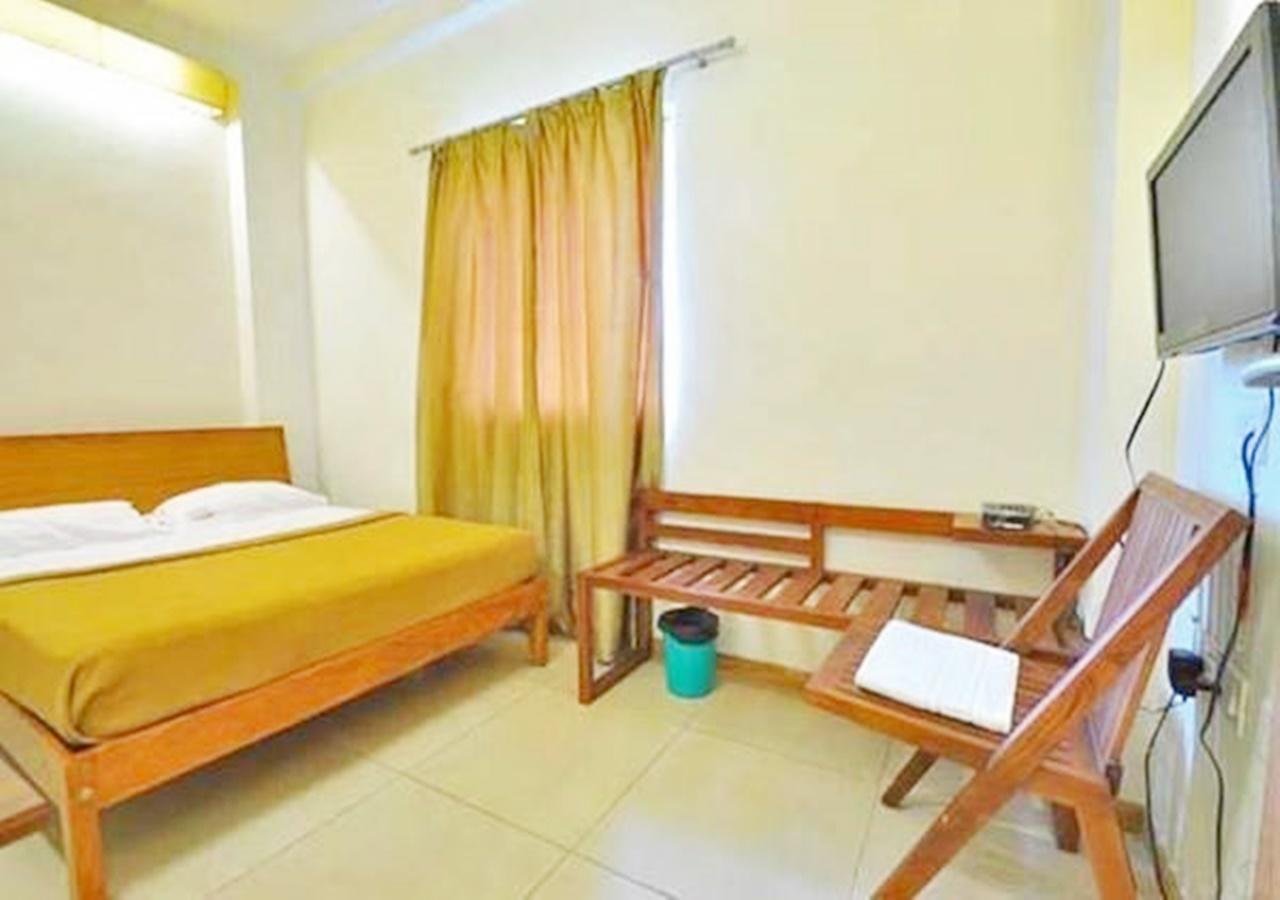 Hotel Holiday Home Bangalore Buitenkant foto