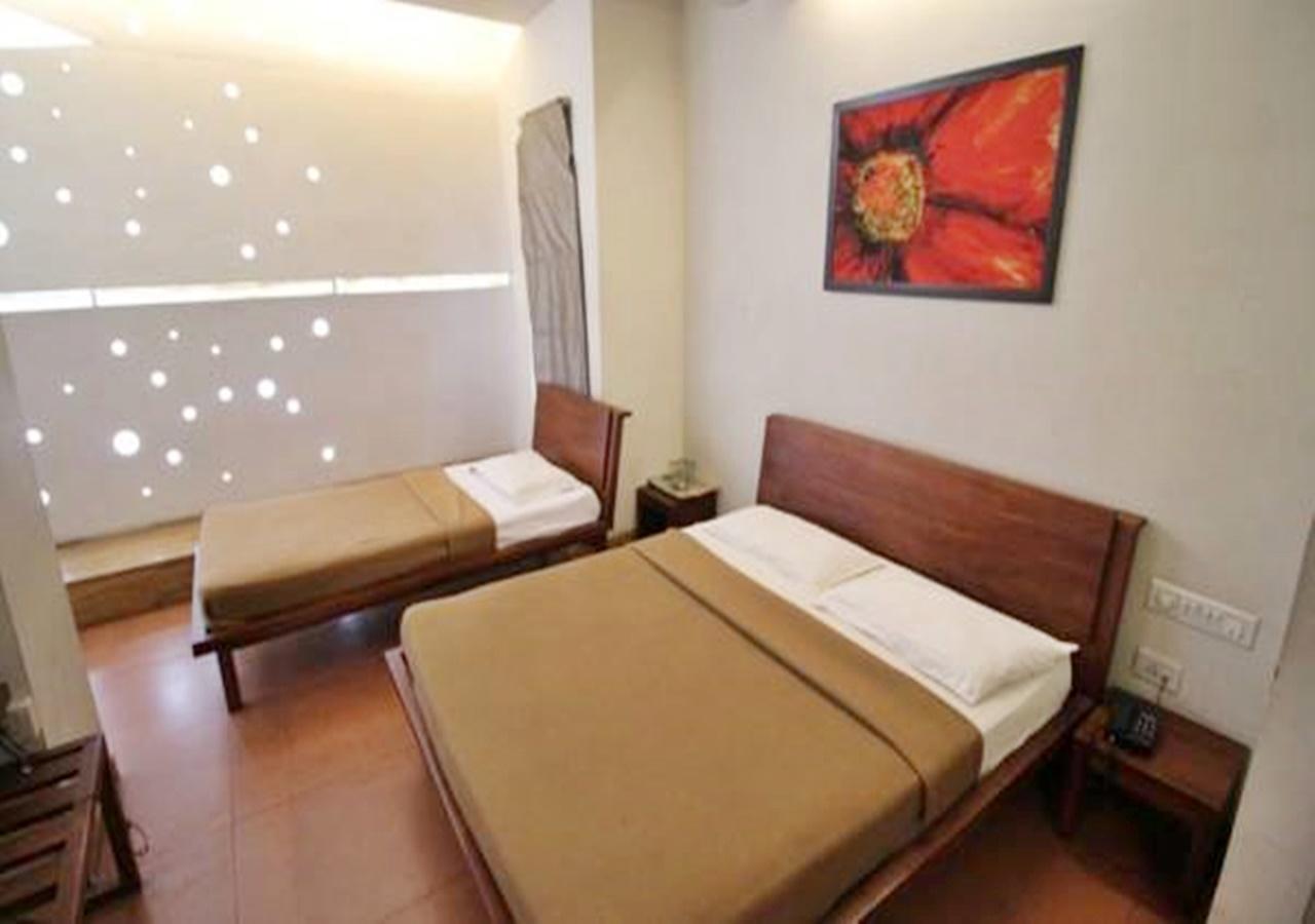 Hotel Holiday Home Bangalore Buitenkant foto